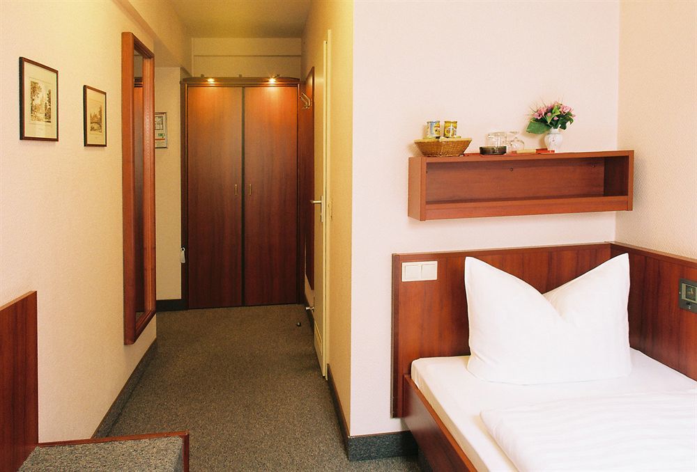 Hotel Kastanienhof Берлин Экстерьер фото