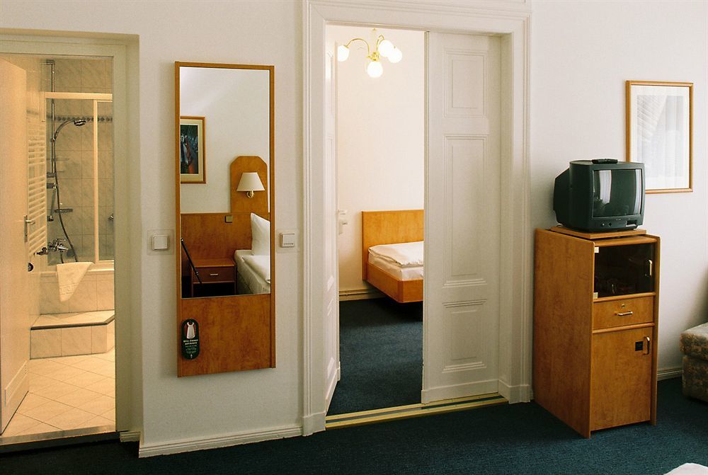 Hotel Kastanienhof Берлин Экстерьер фото